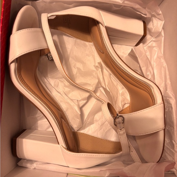 Kelly & Katie White Heeled Sandals - Picture 3 of 8